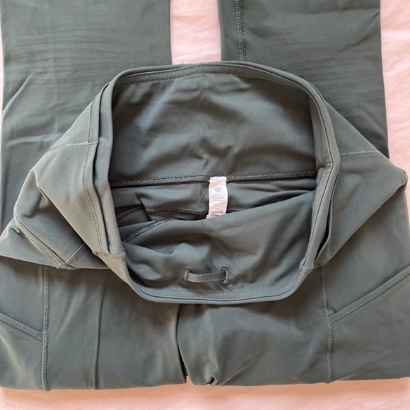 Lululemon⎜Fast and Free High-Rise Tight 28" *Brushed⎜Rainforest Green - Picture 9 of 15